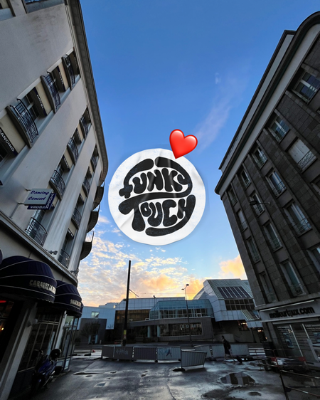 28.03_Association_Undercover_Productions